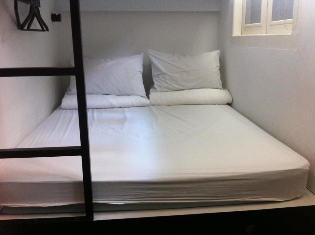 Capsule hotel Bunc Singapore