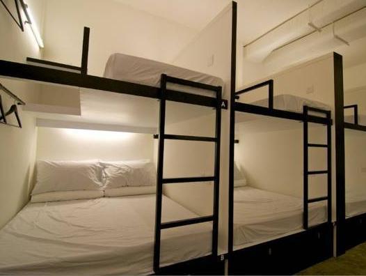 Capsule hotel Bunc 2*