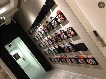 Bunc Capsule hotel 2*