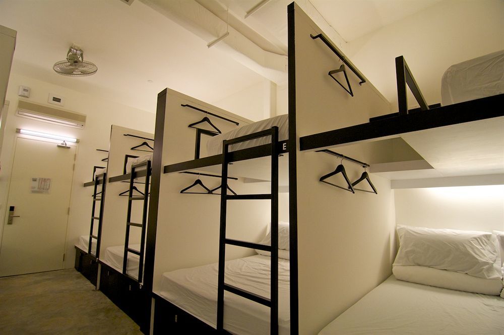 Bunc Capsule hotel 2*