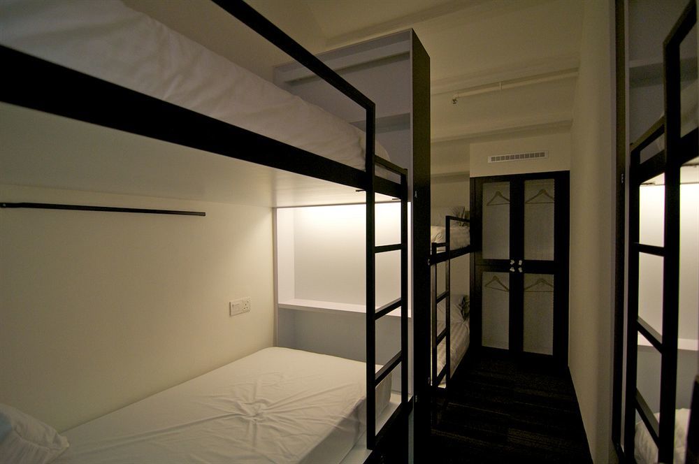 Capsule hotel Bunc 2*