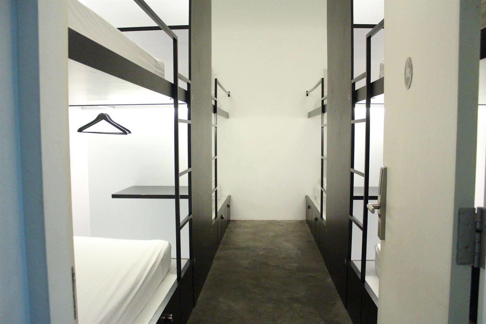 Bunc Capsule hotel 2*